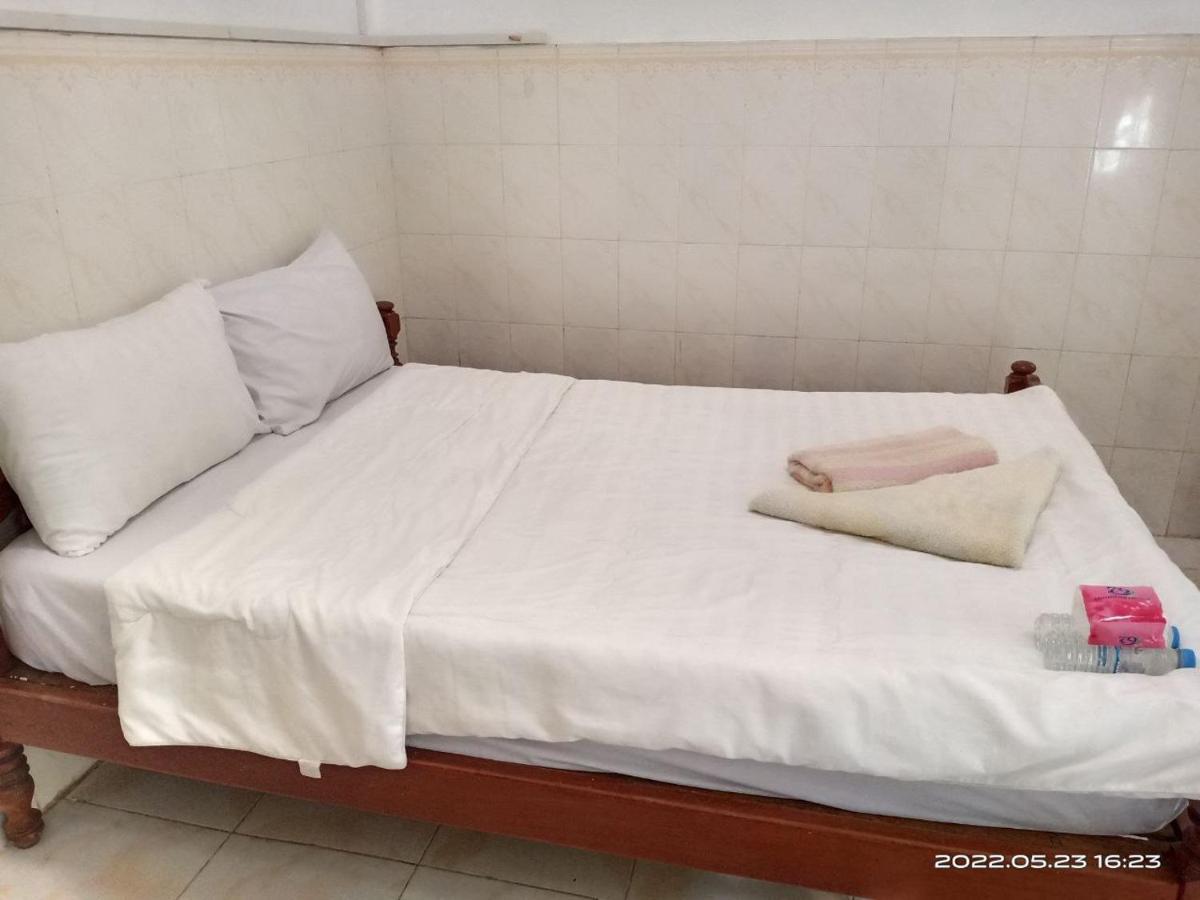 Silver Dolphin Guesthouse & Restaurant Krâchéh Zewnętrze zdjęcie