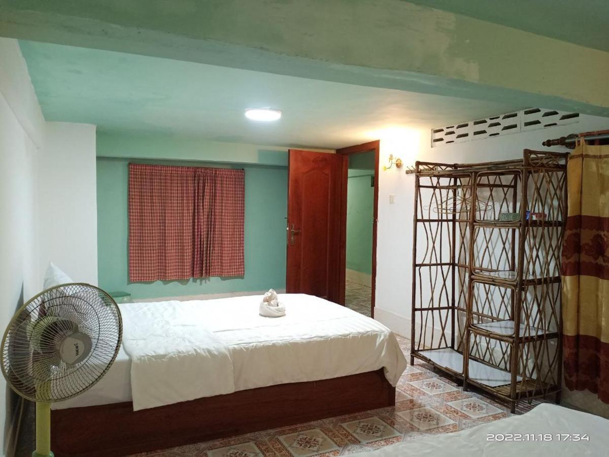Silver Dolphin Guesthouse & Restaurant Krâchéh Zewnętrze zdjęcie