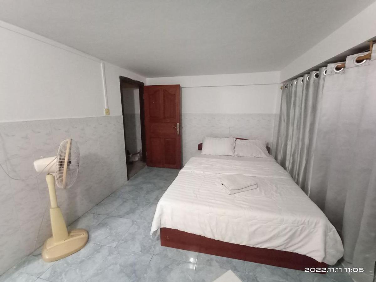 Silver Dolphin Guesthouse & Restaurant Krâchéh Zewnętrze zdjęcie