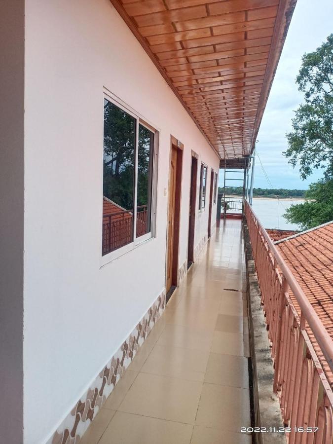 Silver Dolphin Guesthouse & Restaurant Krâchéh Zewnętrze zdjęcie